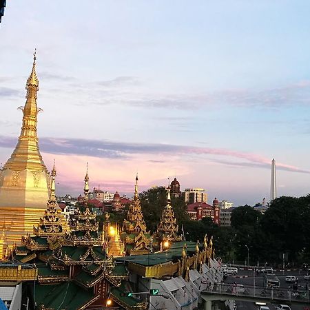 Dengba Hostel Yangon Eksteriør bilde