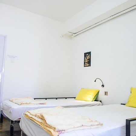 Dengba Hostel Yangon Eksteriør bilde