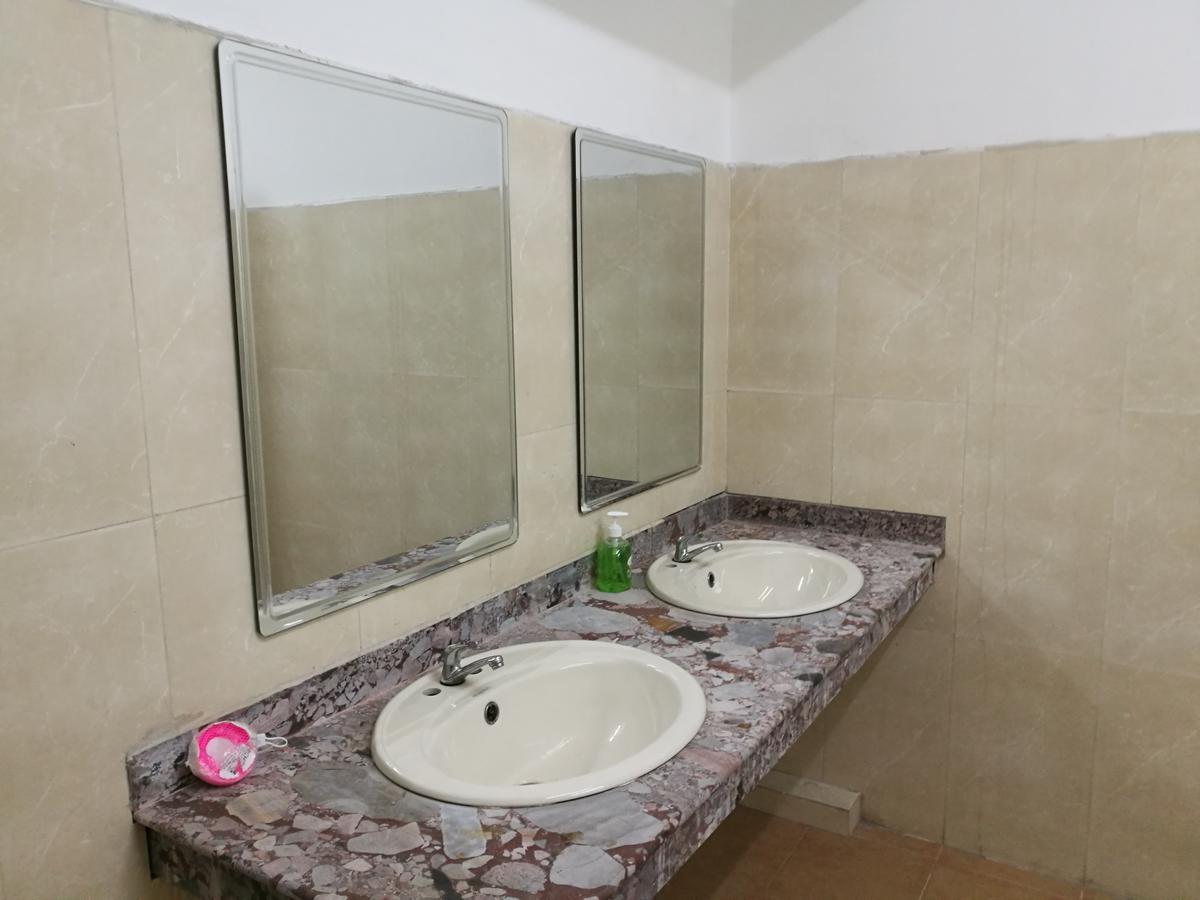 Dengba Hostel Yangon Eksteriør bilde