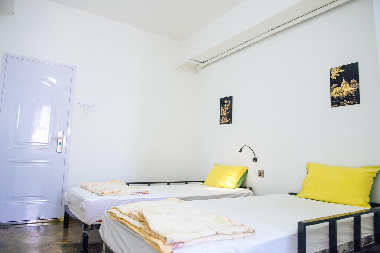 Dengba Hostel Yangon Eksteriør bilde