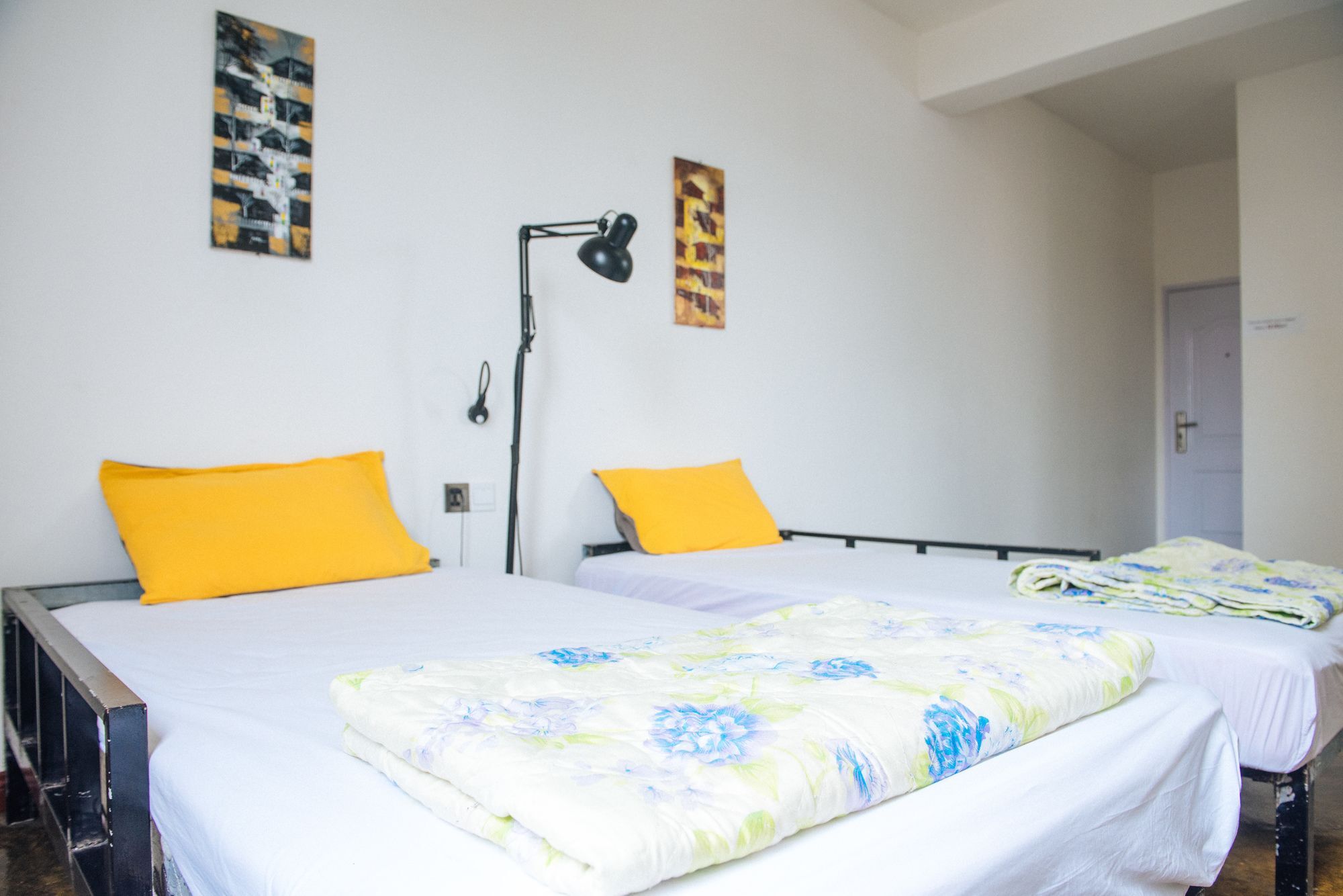 Dengba Hostel Yangon Eksteriør bilde